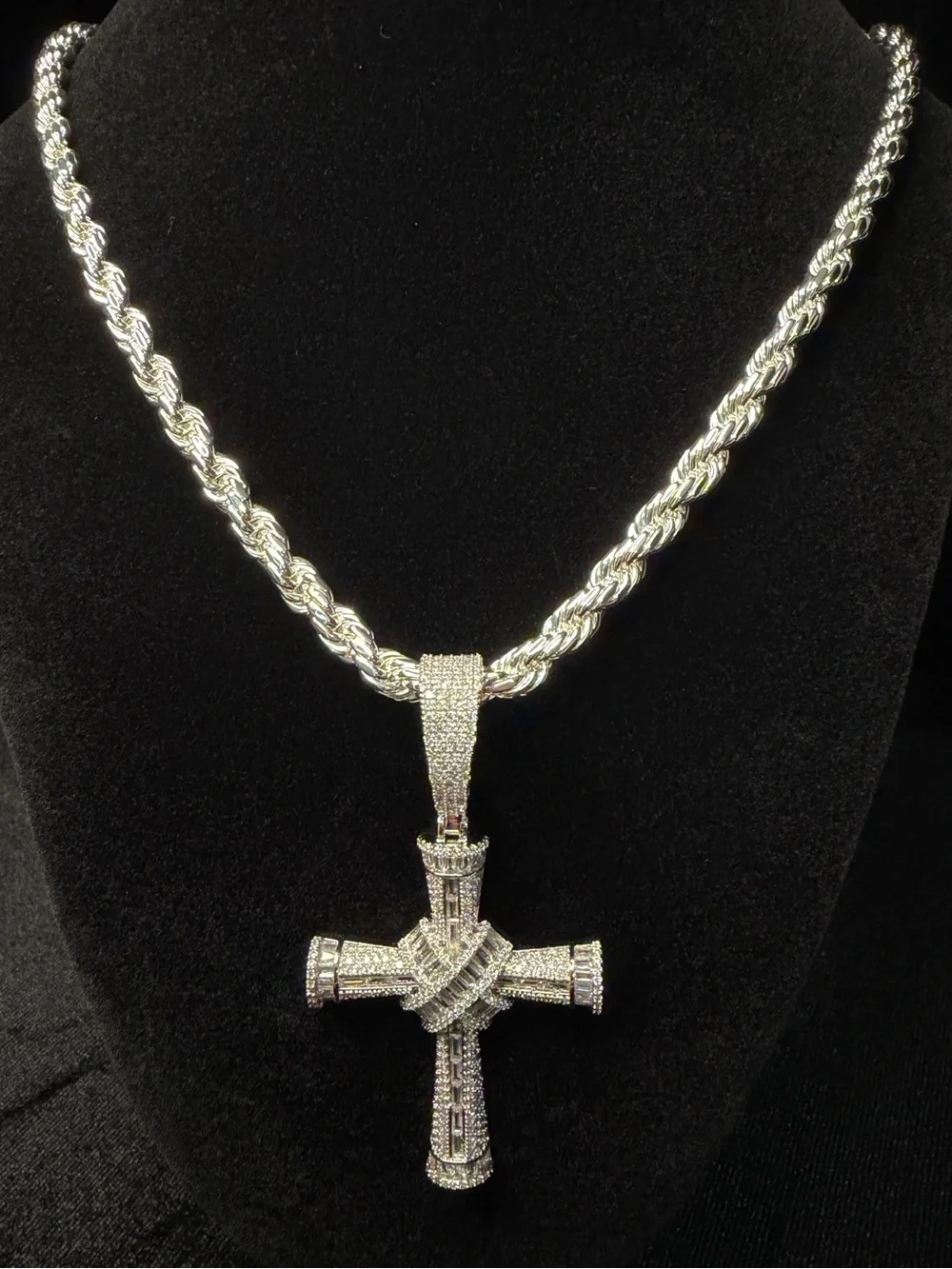 Iced Out Cross Pendant W/WG Finish 22in 5.5in Rope Chain Moissanite Brand New